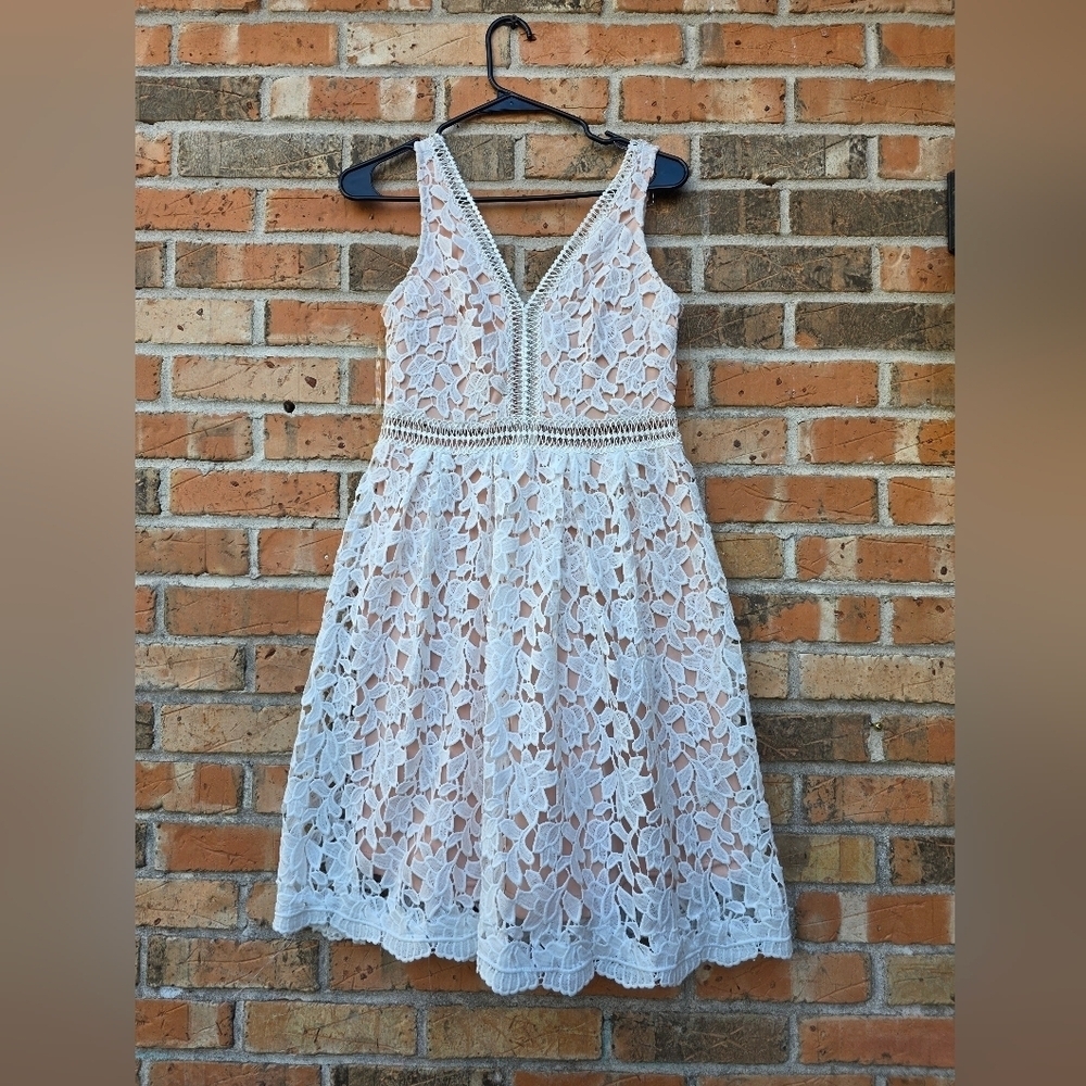 Gianni Bini Ivory Floral Lace Mini Dress